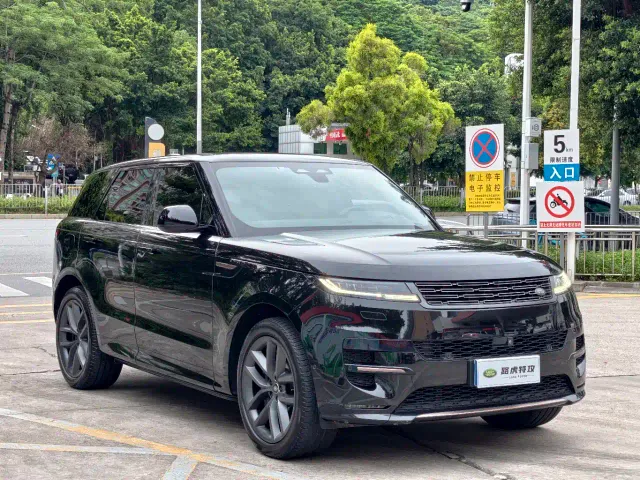 Land Rover Range Rover Sport — Фото автомобиля 3