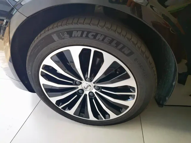 Volvo S90 — Фото автомобиля 13