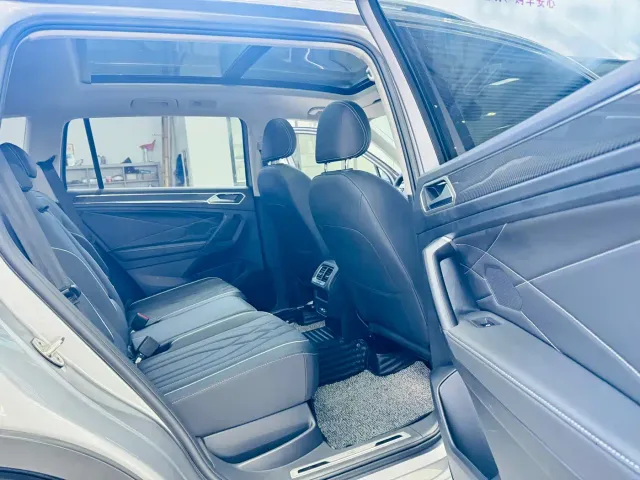 Volkswagen Tiguan L — Фото автомобиля 8