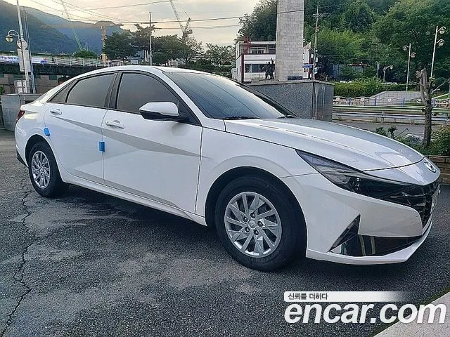 Hyundai Avante CN7 — Фото автомобиля 4