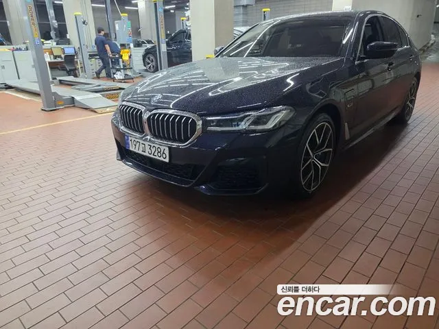 Фотография автомобиля — BMW 5 Series G30