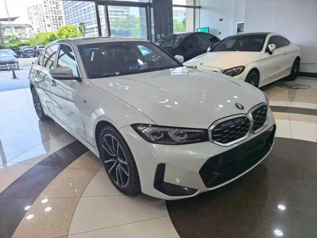 BMW 3 Series — Фото автомобиля 3
