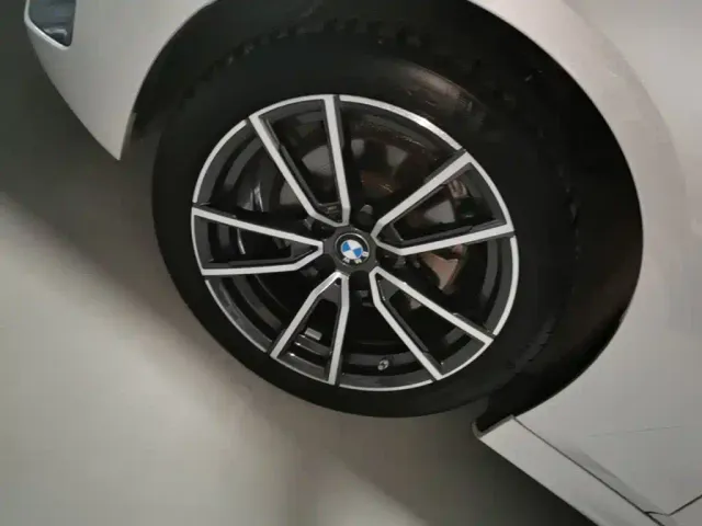 BMW 3 Series — Фото автомобиля 22