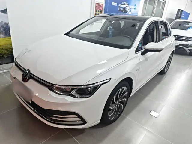 Фотография автомобиля — Volkswagen Golf