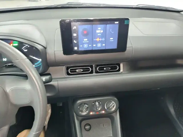 Wuling Hongguang — Фото автомобиля 12