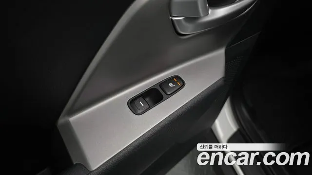 Kia Niro — Фото автомобиля 25
