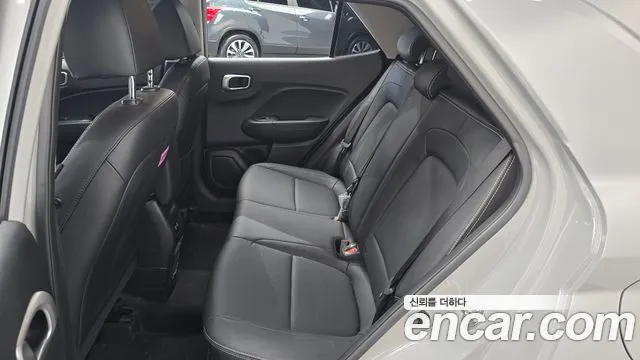 Hyundai Venue — Фото автомобиля 16