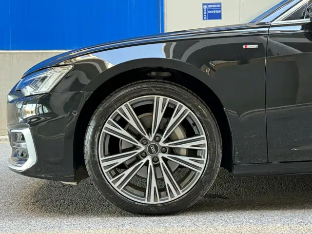 Audi A6L — Фото автомобиля 6