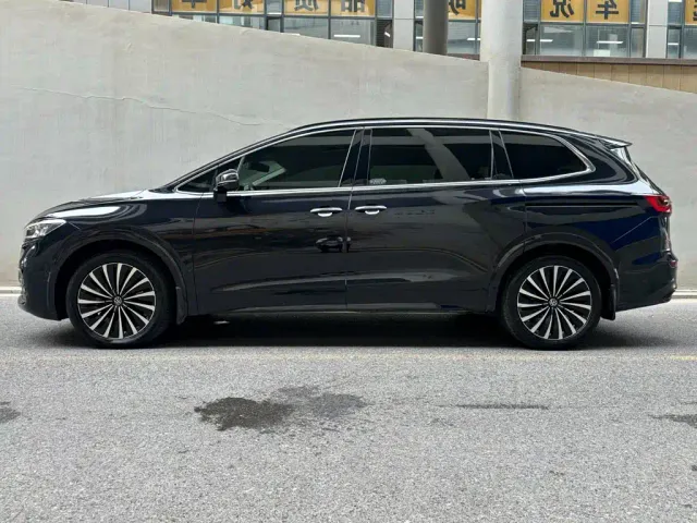 Volkswagen Viloran 2023 Facelift 380TSI Premium Edition — Фото автомобиля 3
