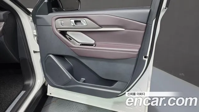 Ford Explorer — Фото автомобиля 22