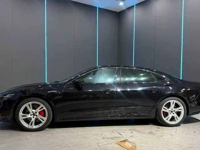 Audi A7L — Фото автомобиля 5