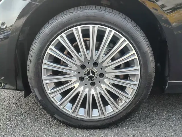 Mercedes-Benz E-Class — Фото автомобиля 22