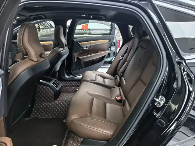 Volvo S90 — Фото автомобиля 10
