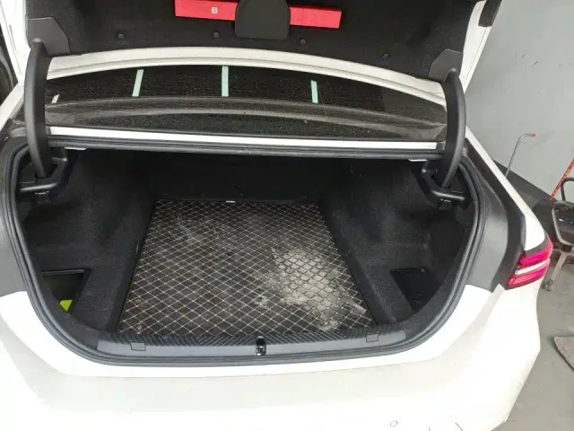 BMW 5 Series — Фото автомобиля 6