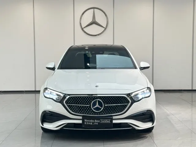 Mercedes-Benz E-Class — Фото автомобиля 2