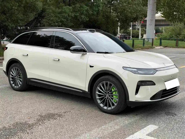 Leapmotor C11 — Фото автомобиля 12