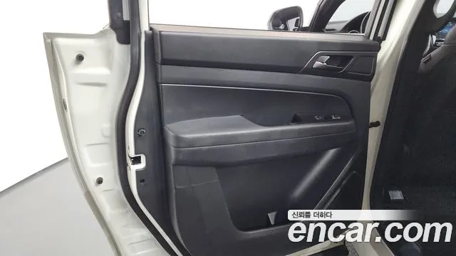 KG_Mobility_Ssangyong Rexton Новый Rexton Sport Khan Дизель 2.2 4WD — Фото автомобиля 22