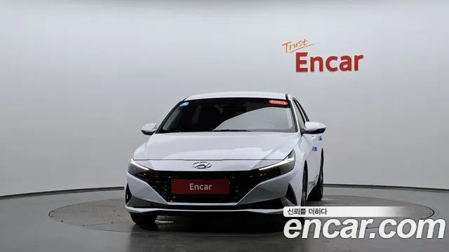 Hyundai Avante CN7 — Фото автомобиля 3