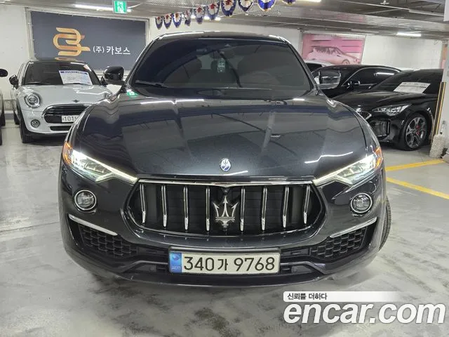 Maserati Levante — Фото автомобиля 3