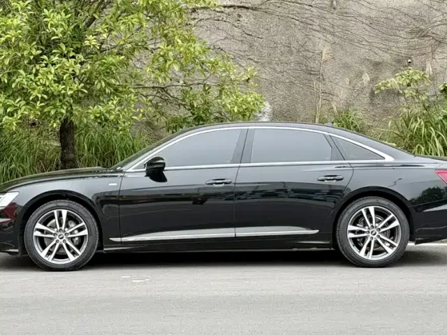 Audi A6L — Фото автомобиля 3