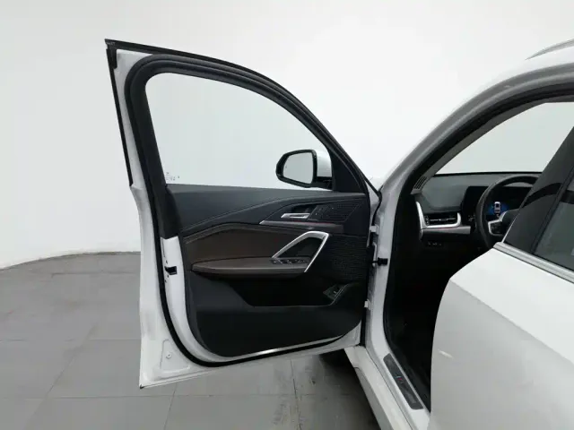 BMW X1 — Фото автомобиля 8