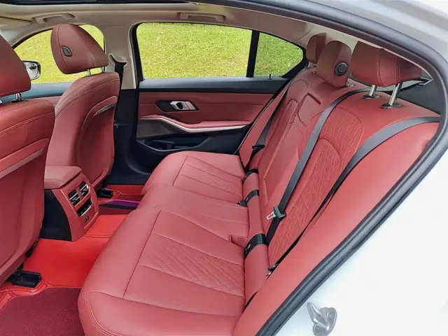 BMW 3 Series — Фото автомобиля 8