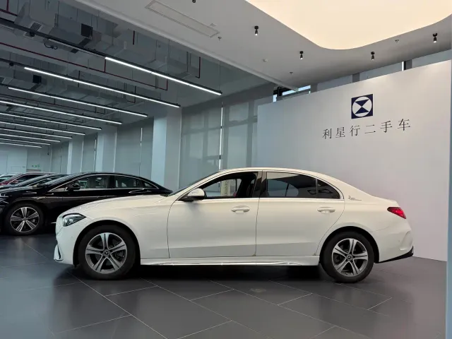 Mercedes-Benz C-Class — Фото автомобиля 3