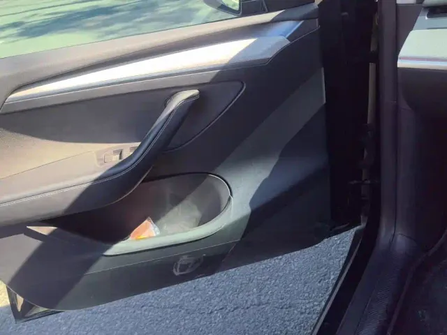 Tesla Model Y — Фото автомобиля 7
