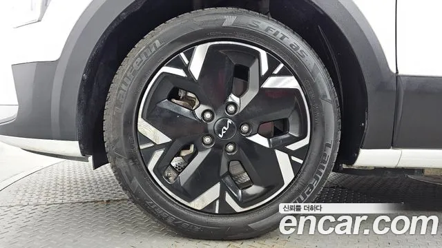 Kia Niro — Фото автомобиля 5