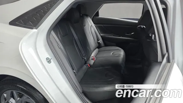 Hyundai Avante CN7 — Фото автомобиля 17