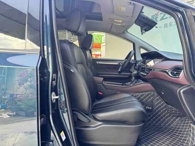 GAC Trumpchi M6 — Фото автомобиля 10