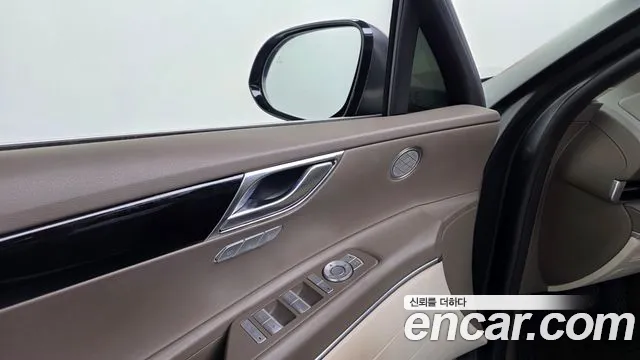 Genesis GV80 — Фото автомобиля 30