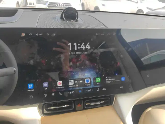Aito M8 — Фото автомобиля 13
