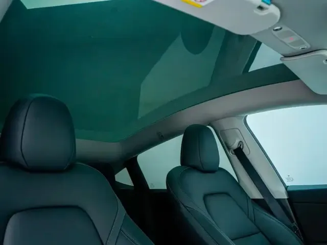 Tesla Model Y 2022 Facelift Rear-Wheel Drive Version — Фото автомобиля 4