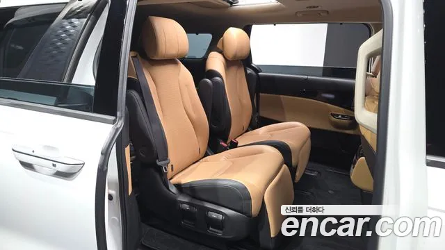 Kia Canival Carnival 4 поколение Бензин 7 мест Signature — Фото автомобиля 11