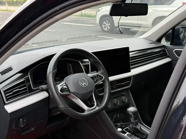 Volkswagen Tiguan L — Фото автомобиля 7