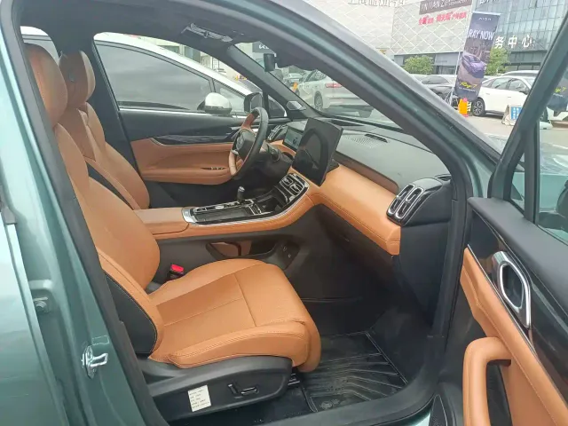 Geely Boyue L — Фото автомобиля 13