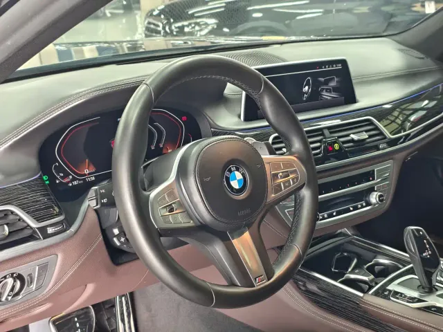 BMW 7 Series — Фото автомобиля 9