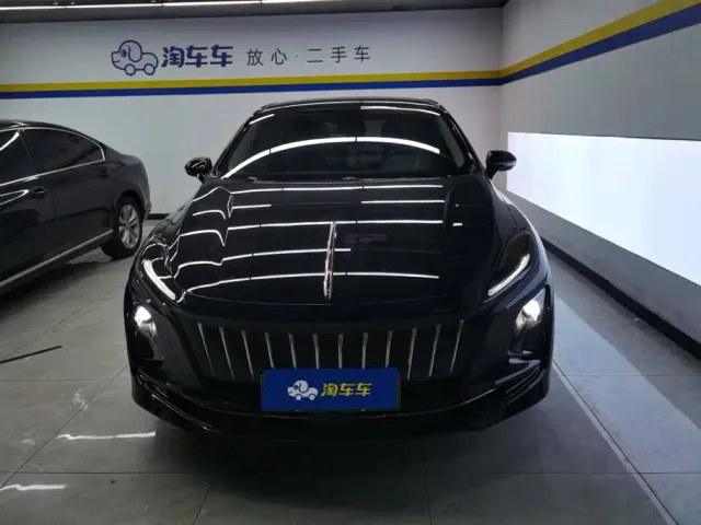 Hongqi E-QM5 — Фото автомобиля 2
