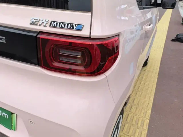Wuling Hongguang Mini EV — Фото автомобиля 7