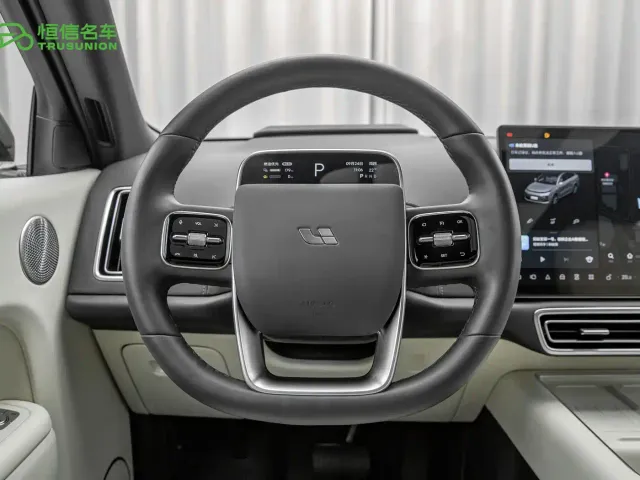 Li Auto L8 — Фото автомобиля 17