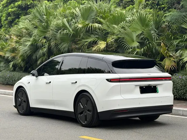 Li Auto i6 — Фото автомобиля 13