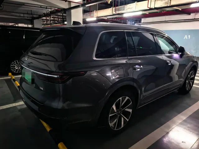Li Auto ONE — Фото автомобиля 4