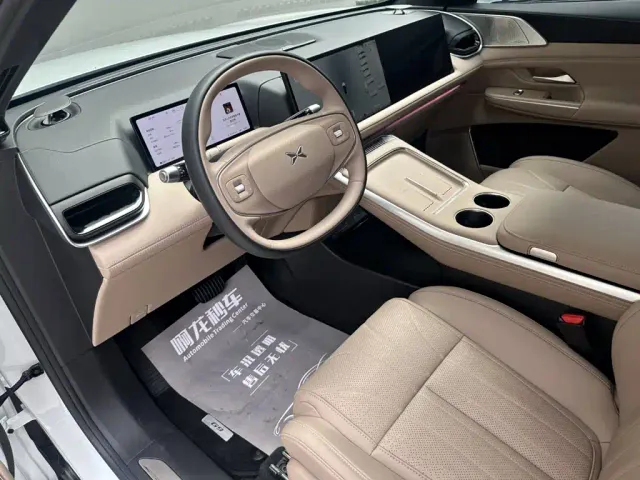 Xpeng G9 — Фото автомобиля 8
