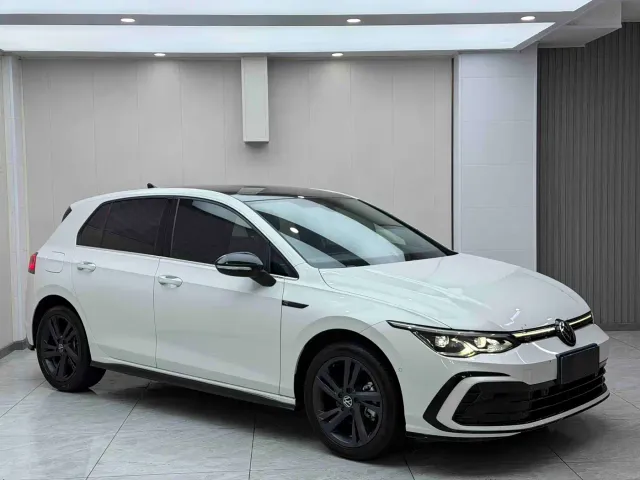Volkswagen Golf — Фото автомобиля 3