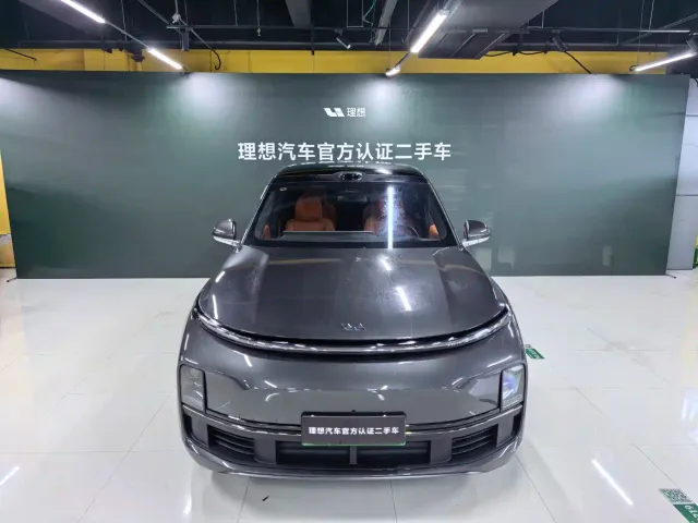 Li Auto L8 — Фото автомобиля 3