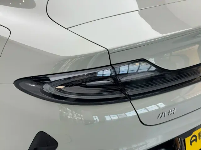Xiaomi SU7 — Фото автомобиля 12