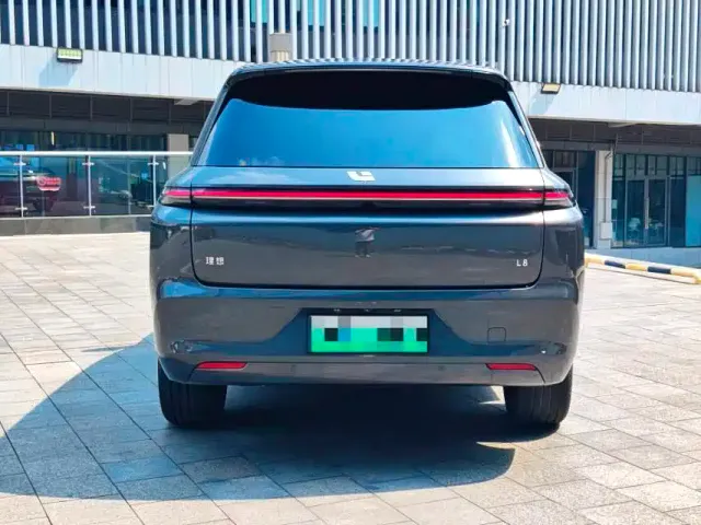Li Auto Li L8 2023 Pro — Фото автомобиля 8