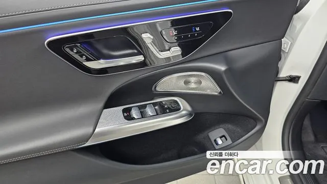 Mercedes-Benz E-Class — Фото автомобиля 27
