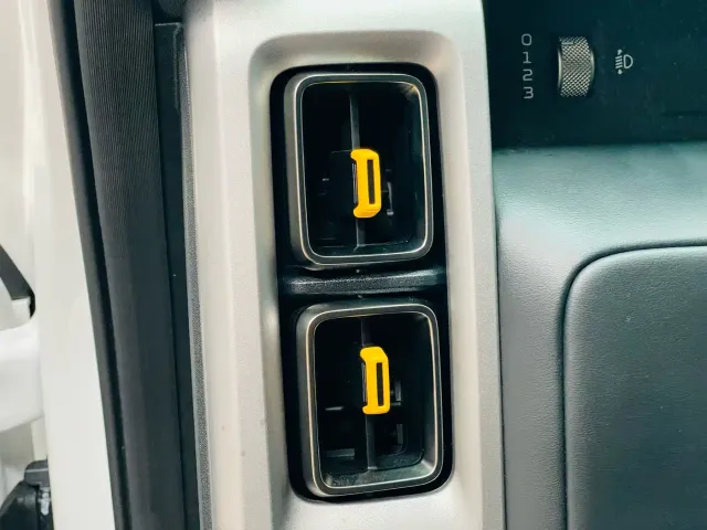 iCAR V23 — Фото автомобиля 17